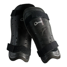Cargar imagen en el visor de la galería, Canilleras Black QMAX
